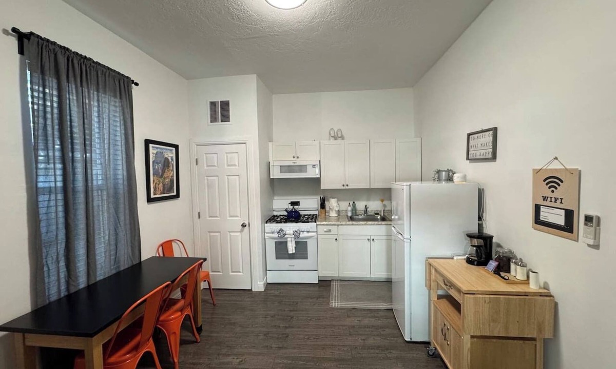 Fairpark Condo | The Summit: Downtown SLC/Pets OK/W&D/Fireplace
