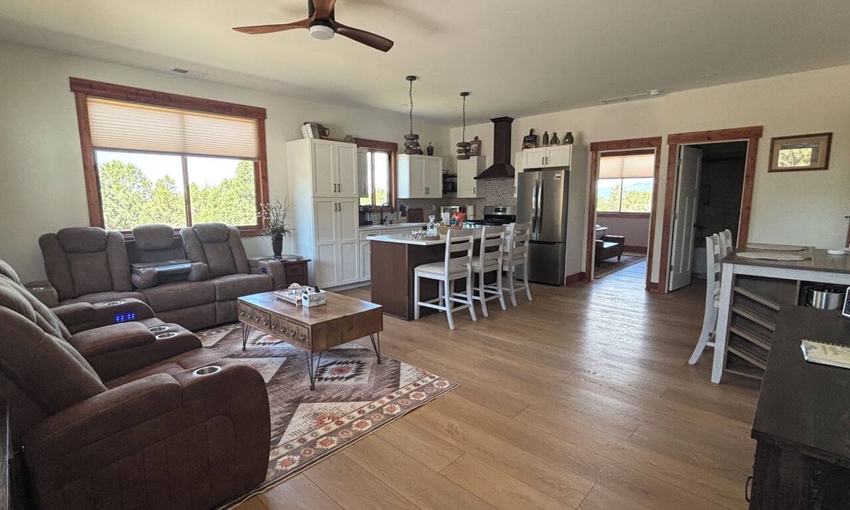 Loghill Village Apartment | The whispering pines retreat