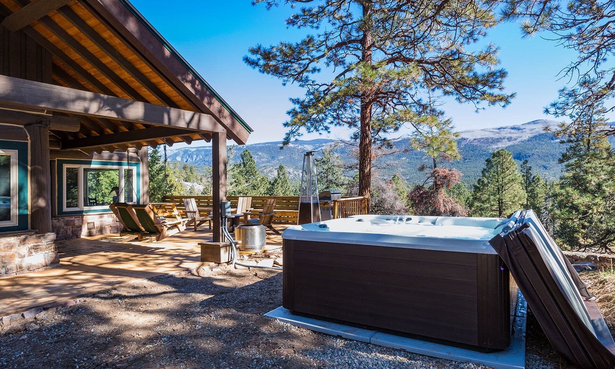 Purgatory House | Three Pet Friendly cabins on 3.5 Acres - Hot Tub/Views - 14 minutes to Purg
