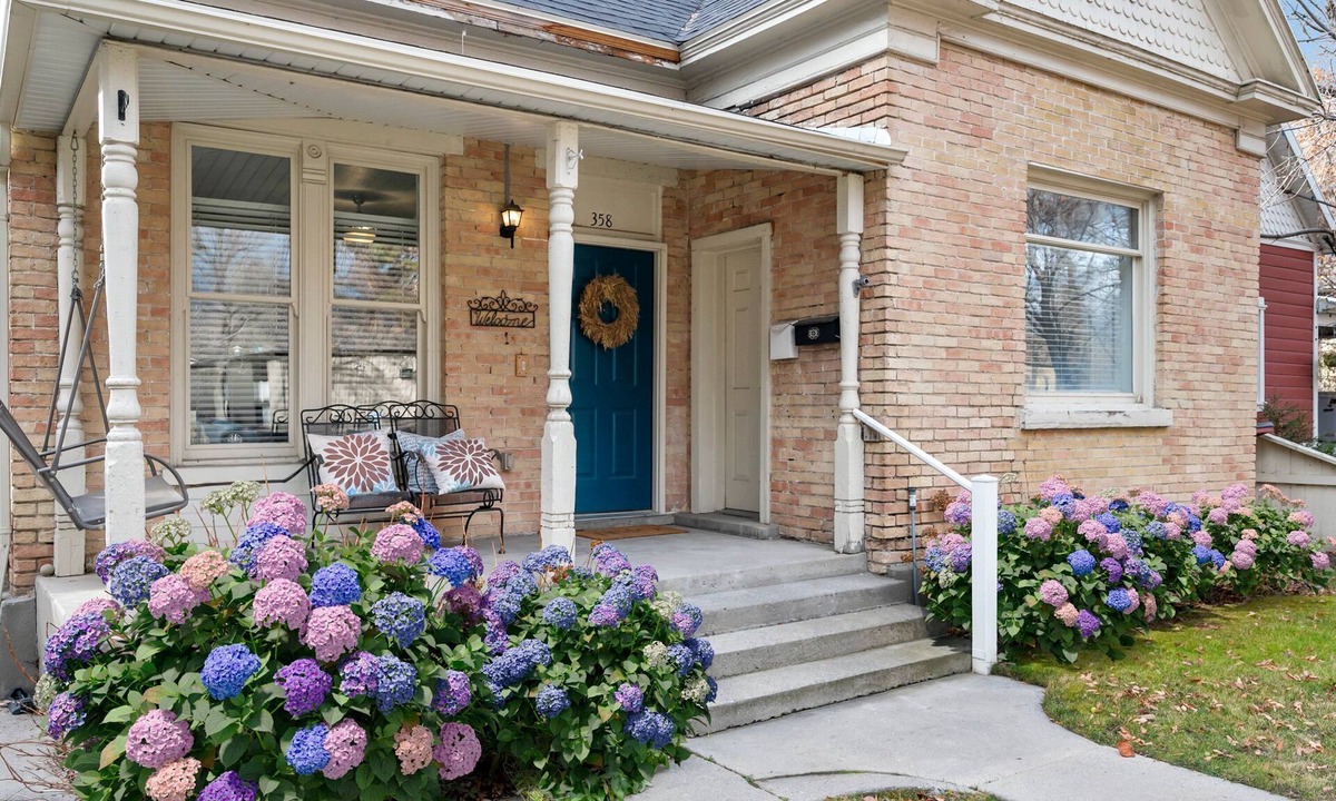 Joaquin House | Timeless 1890s Bungalow Steps to Downtown