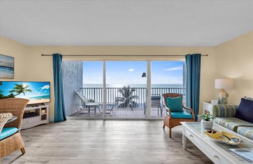 Longboat Key Apartment | Top Floor Sunset Paradise Gulf View Unit 501