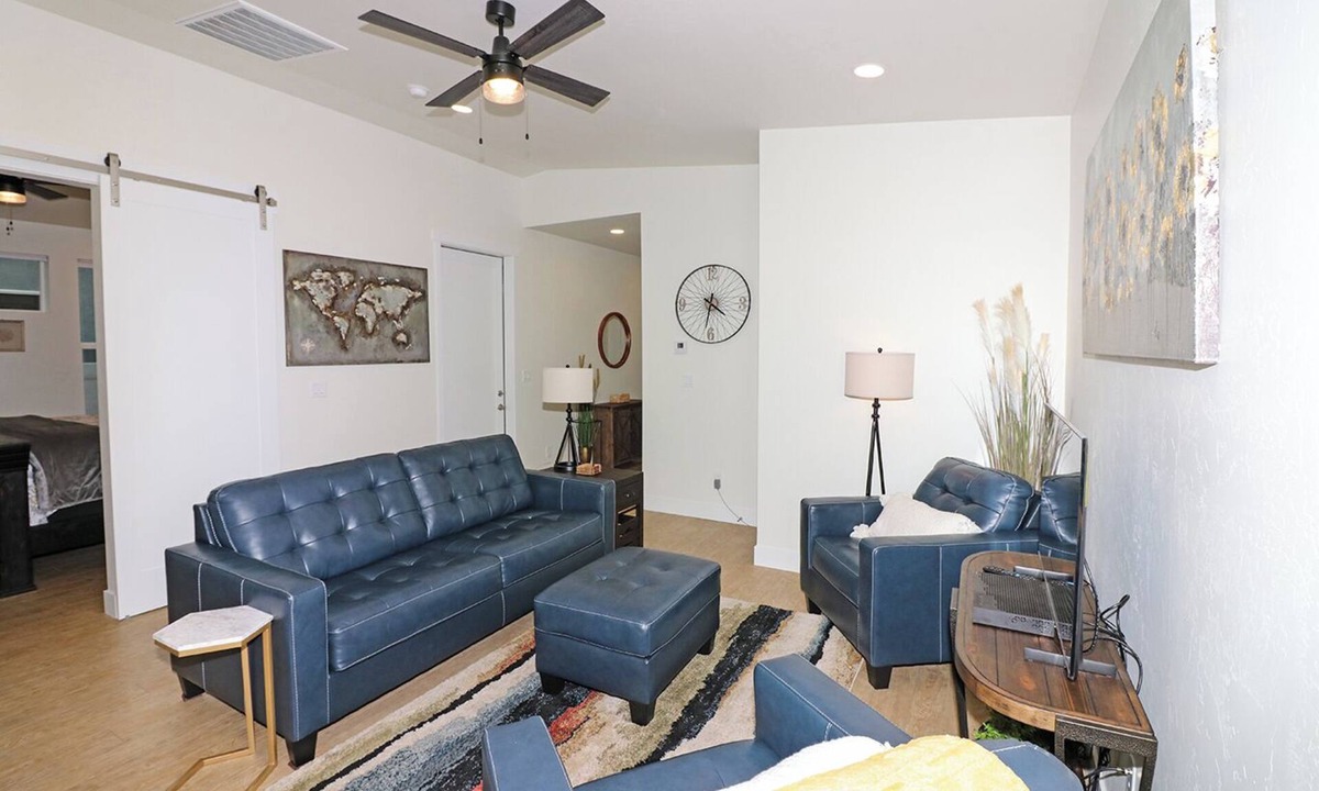 Grand Junction House | Tranquil Haven Modern Design Central Location Garage