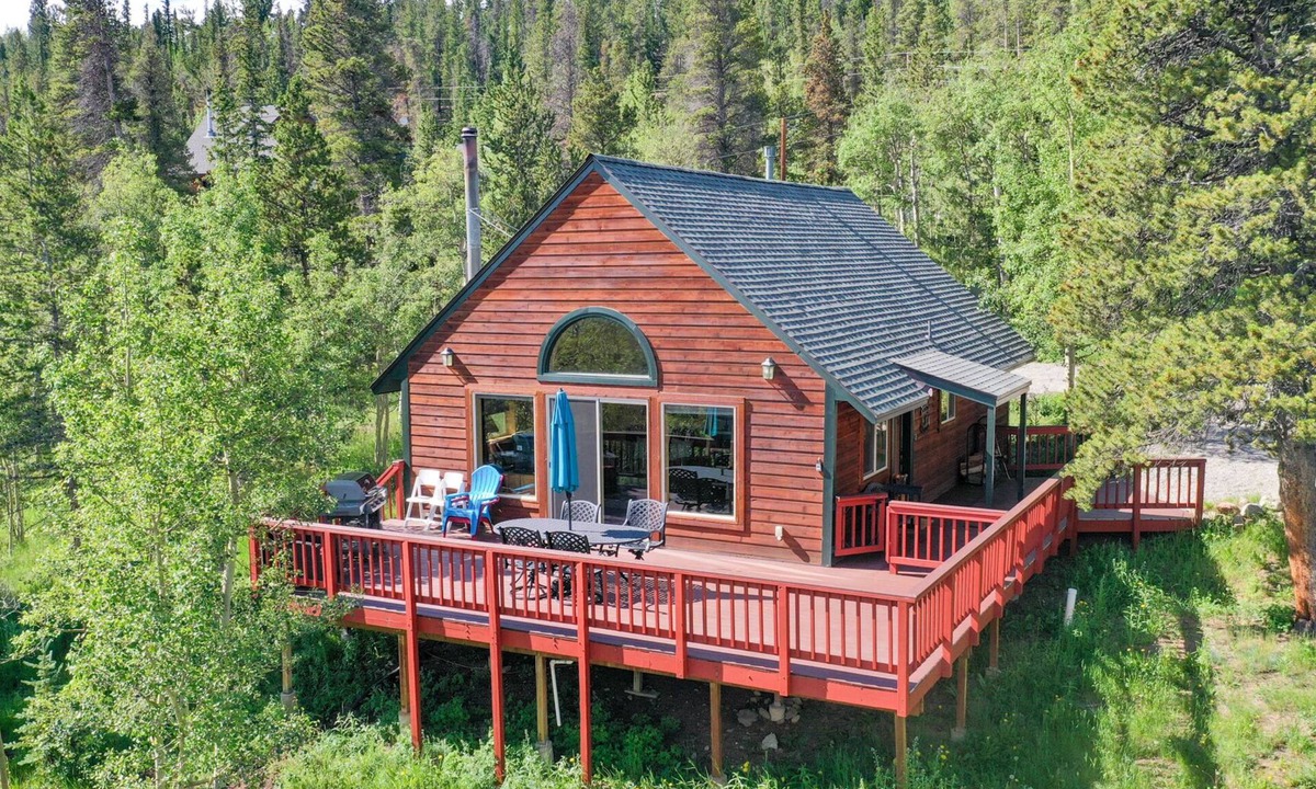 Warm Springs Cabin | True Log Cabin, Floor-to-Ceiling Valley Views - Gated Community