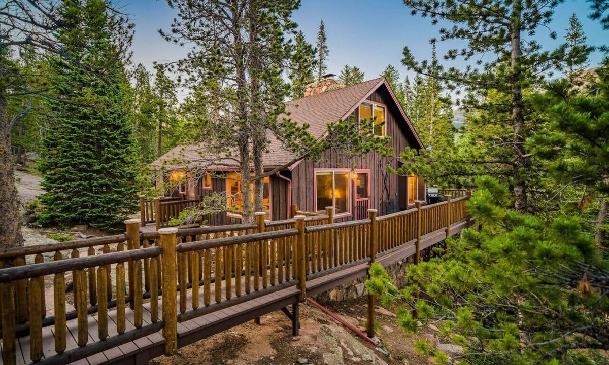 Estes Park Cabin | True Secluded Cabin In The Woods. Creek & Wildlife
