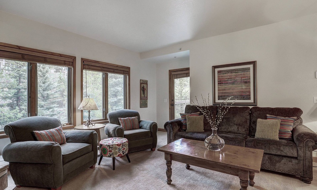 Four O'Clock Condo | Tyra Riverbend 213: Close to town-Shared hot tubs!