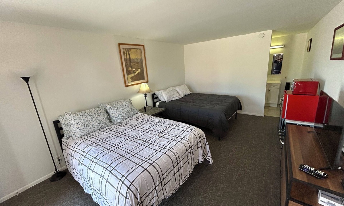 Fillmore Apartment | Unit 14 at Spinning Wheel Motel in Historic Fillmore