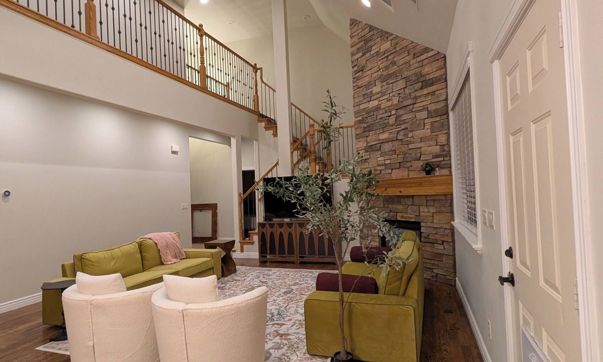 Spanish Fork House | Upper River Cottage - Main Floor & Upstairs, hot tub, near SF River trail & park