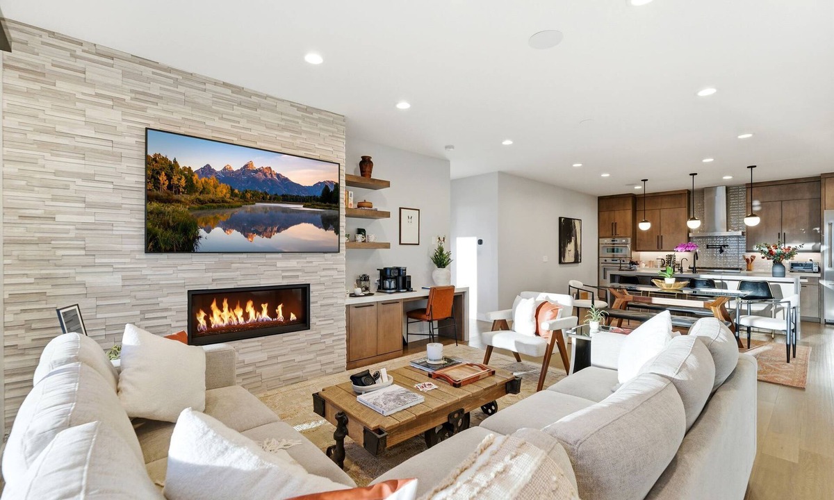 Hideout Condo | Upscale Retreat w/Hot Tub, Steam, Pet-Friendly