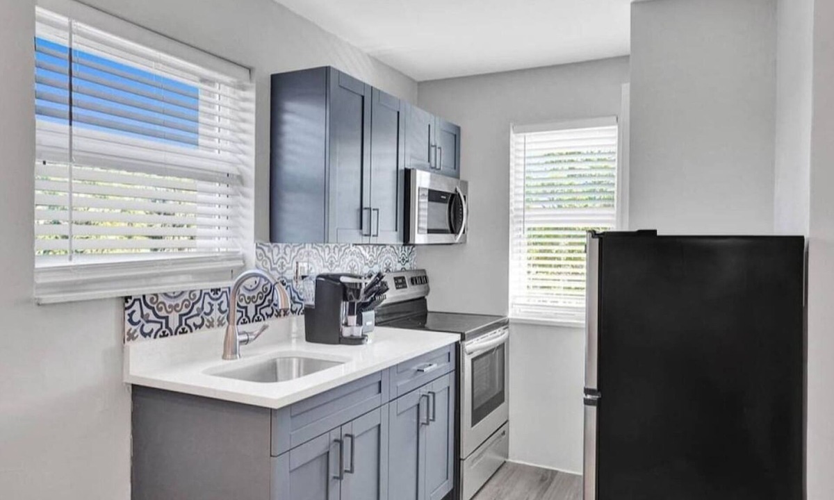 Poinciana Park Apartment | Urban Escape 1BR Near Las Olas