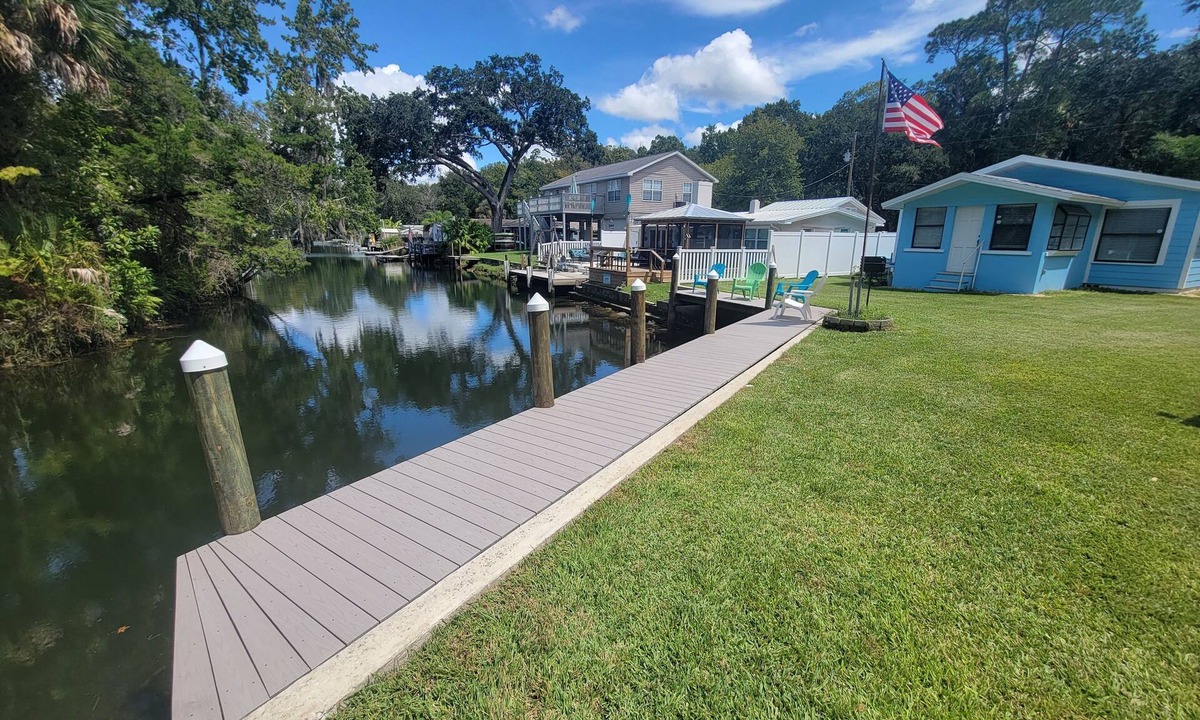 Weeki Wachee Gardens House | Vacation Home With For Hire Charter Boat, Your Host Is Your Captain!