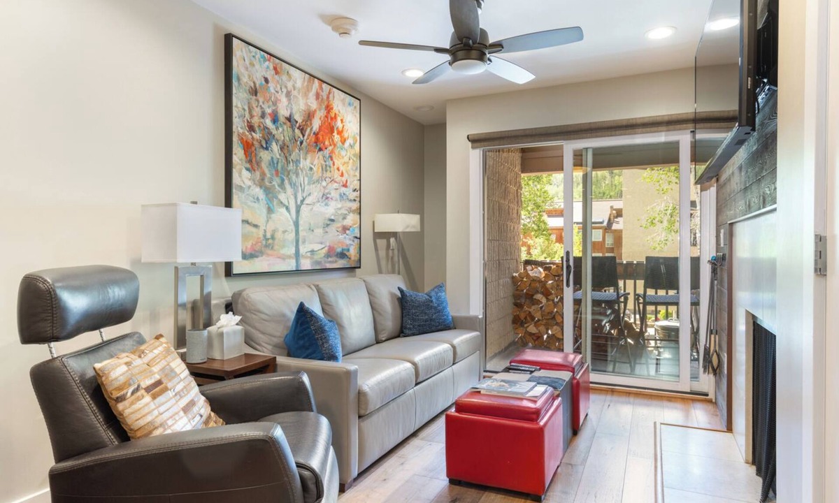 Vail Condo | Vail 21 Condo 302 | Remodeled 2BR Steps from Gondola