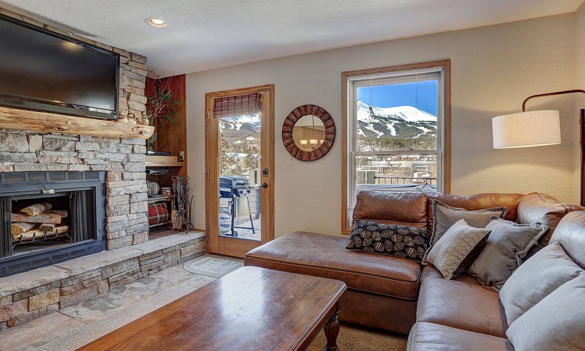 Historic District House | Walk to Gondola, Private Hot Tub, Views!