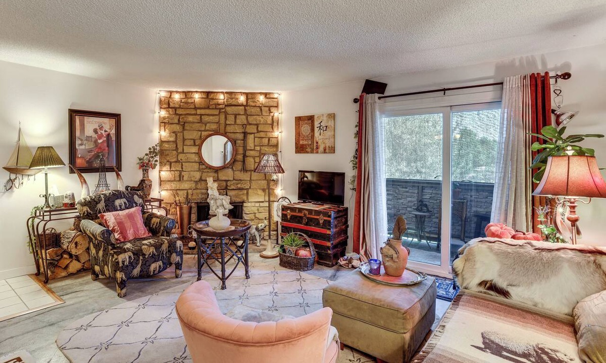 Union Square Condo | Walk to Parks & Dining! Lakewood Condo w/Balcony