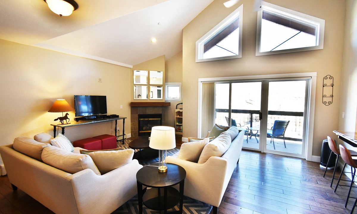 Keystone Condo | Walk to Peru Lift Heated Garage Pool & Hot Tub Family Condo Sleeps 8