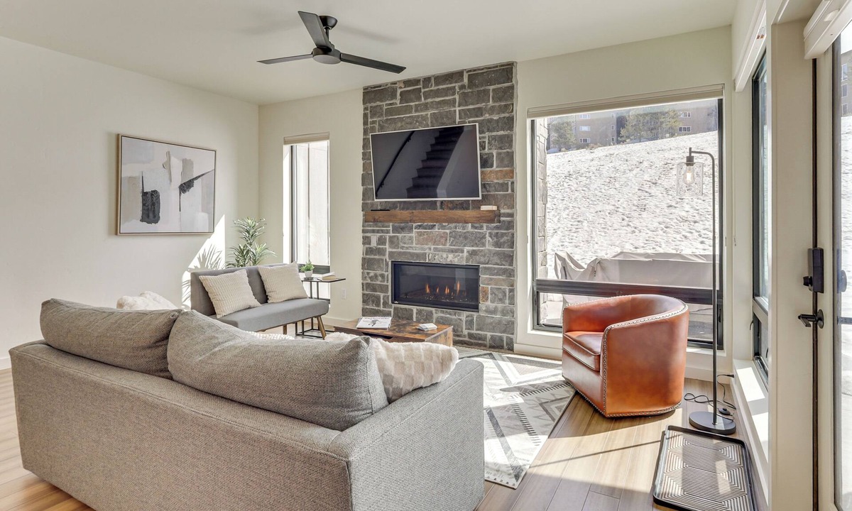 Silvercreek House | Walk to Ski Lift: Granby Ranch Family Retreat!