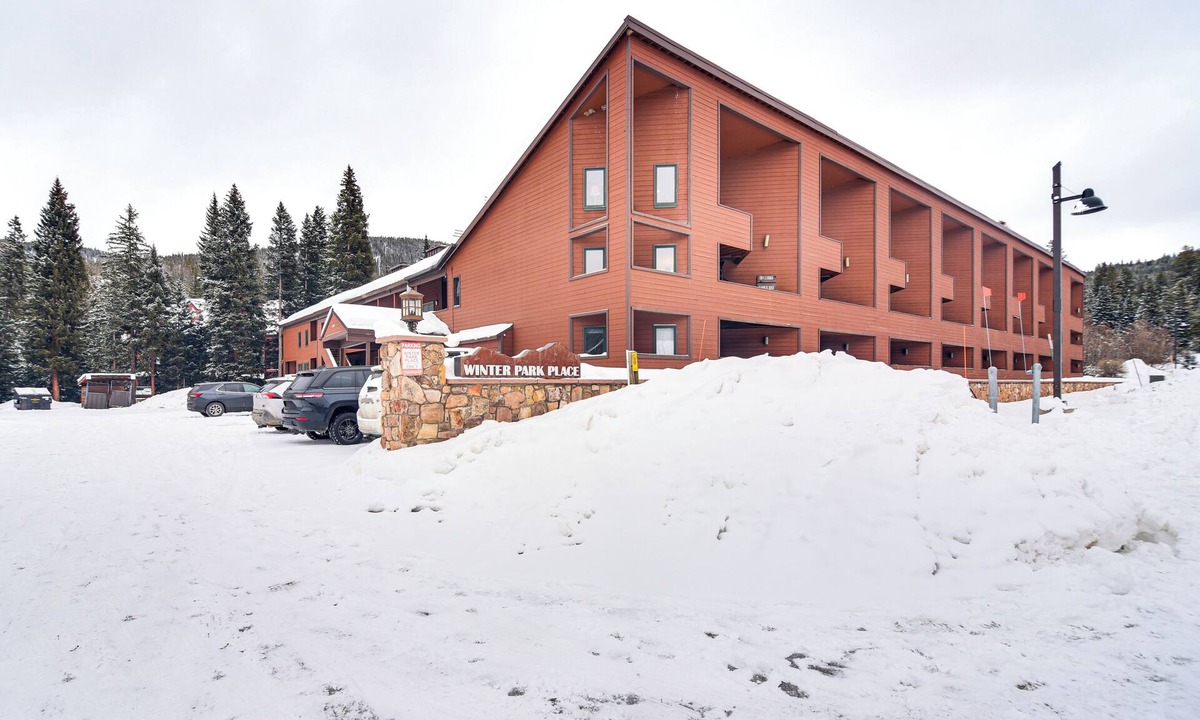Old Town Condo | Walk to Winter Park Resort: Condo w/Hot Tub!