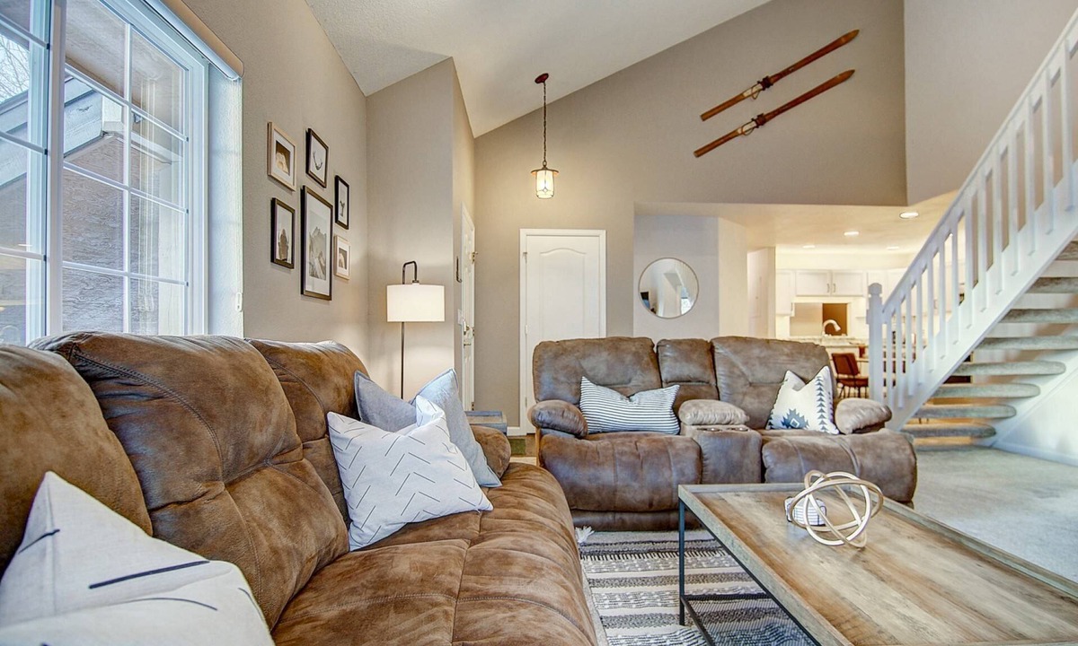 Steamboat Springs Condo | Weekly Discount Special—Hot Tub, Private Garage, Free Bus Access & Remodeled Retreat