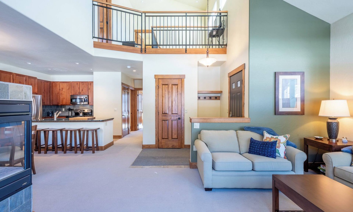Copper Mountain Village House | West Village 3 bedroom, free WiFi, sleeps 8.