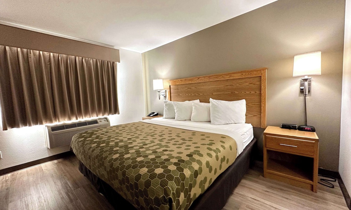 New Castle Hotel | Wingate by Wyndham New Castle - Glenwood Springs