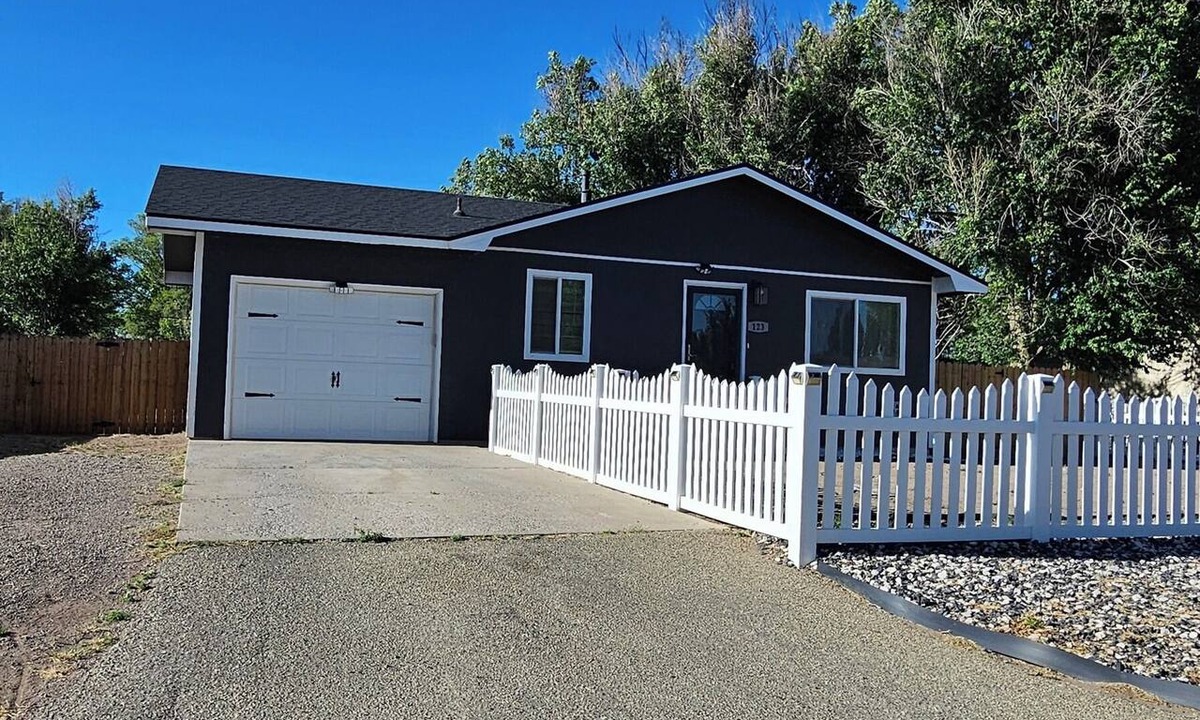 Alamosa House | Wonderful 3-bedroom house in Alamosa perfect for your stay