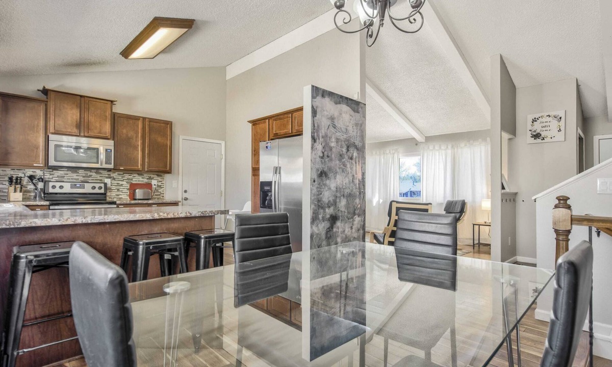 Village Seven House | "Wonderful" 5BR House with Hot Tub in Colorado Springs