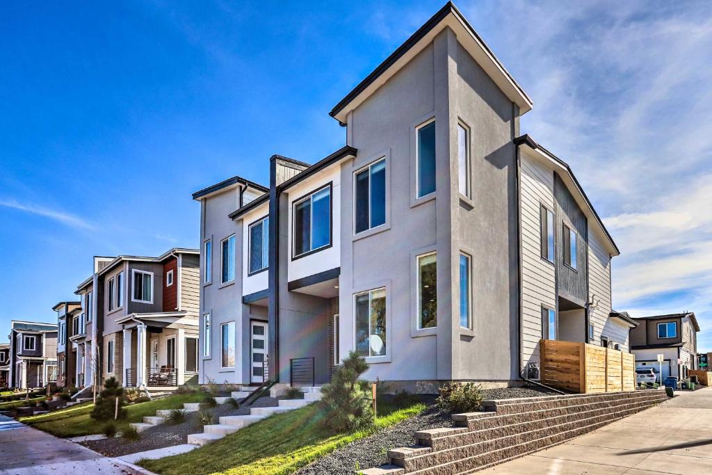 Dupont House | Work, Play & Explore! Townhome 6 Mi to Dtwn Denver