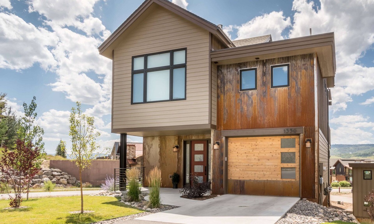 Steamboat Springs House | Yampa Valley Viewhouse | Private Gondola | Pool & Multiple Hot Tubs | Close to Slopes
