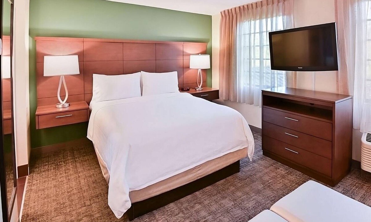 Plantation Apartment | Your Relaxing Getaway Awaits! Free Breakfast, Near Bonnett House Museum