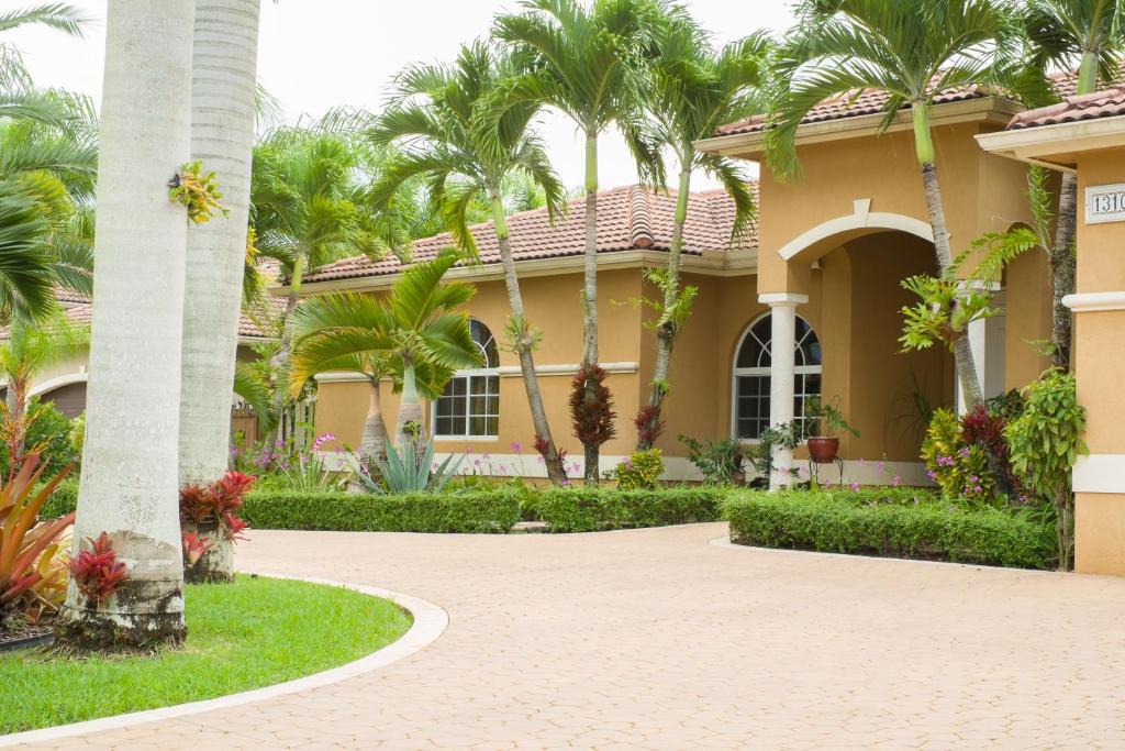 Ludlam House | Yuli's Home