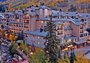408^ One Bedroom - Ski in/out + Ski Valet, 4 Season Pool & Spa!