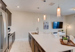 8953 CC - 4BR Townhome with Sparkling Pool in Four Corners