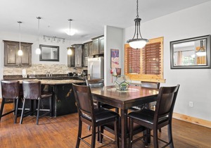 Bear Hollow 3203 | Private Patio | Near Outlets | 2 Hot Tubs | Pool