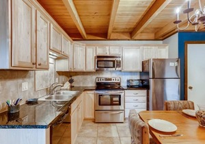 Beautiful Views, Central location, Hot tub and Club House F201
