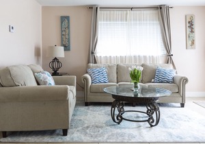 Beautifully Renovated Palm Beach Gardens Apartment