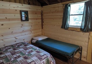 Cabin 4 at Sportsman’s Lodge, Rustic Cabin 4 at Sportsman's Lodge