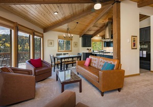 Cabin on Columbine Lake - Large deck - Hot Tub/Views - 1 mile to Purgatory