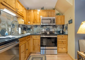 Fall River Riverfront Condo + Private Hot Tub
