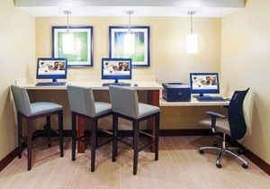 Free Breakfast Buffet, Indoor Pool. King Suite Near University of Colorado Hospital.