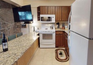 Laurelwood Condominiums 104
