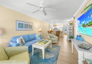 Mariner Pointe 1042: Gorgeous & Expansive Bay Front Views & Great Location!