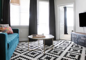 Modern SoCo CozySuites w 2 Pools! #05 in Austin