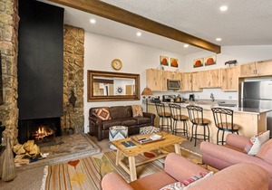 Mountain Views in Snowmass! Balcony W/Grill, Wood FP, Pool, Hot Tubs, Parking & Elevator Access