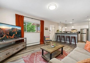 Old Town Condo by Library Park Walk Everywhere!