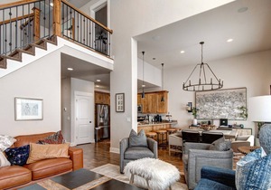 Retreat 13281 by Moose Mgmt. 6 min to Town! HotTub