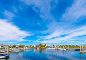 U621 Florida at its finest! Tampa Bay hidden gem resort-style community in Ruskin