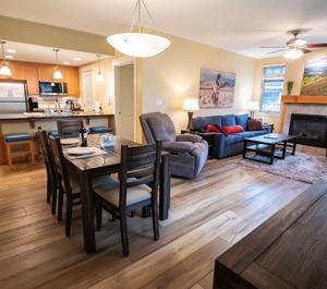 Zephyr Mountain Lodge Park 