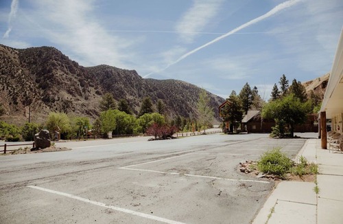 Sevier Apartment | 0132) Candy Suite 132