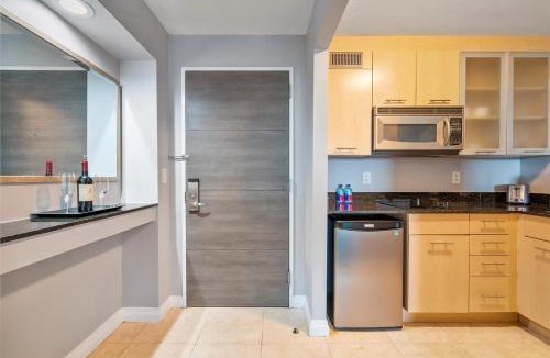East Fort Lauderdale Apartment | 1 Bedroom Suite at GalleryOne condo