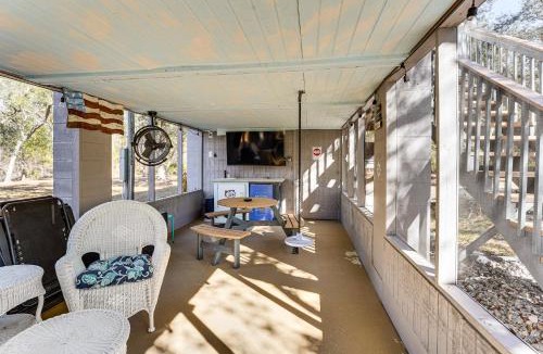 Old Town House | < 1 Mi From Suwannee River, Hideaway w/Lanai