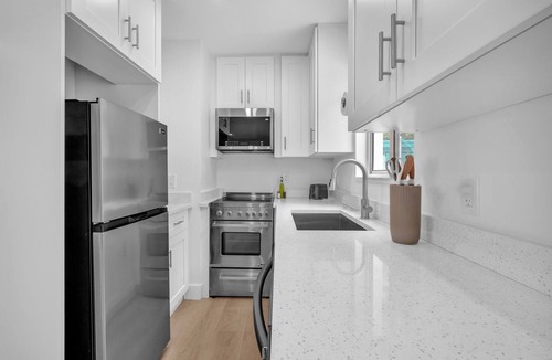 North Beach Apartment | #1 - Romantic Beach Escape 1BR Walk to Ocean